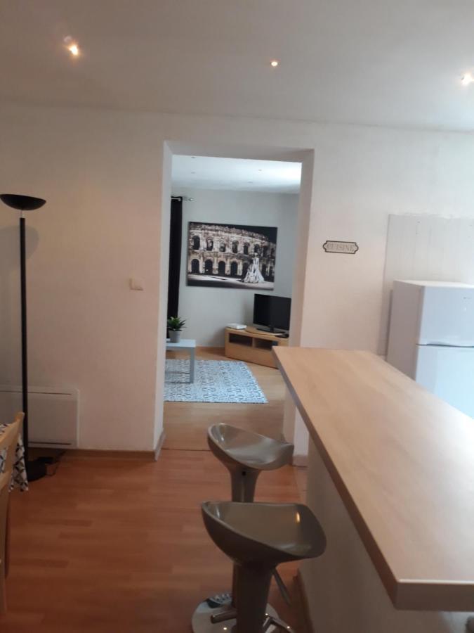 5 Minutes Des Arenes, Parking Gratuit, 6 Couchages Nîmes Buitenkant foto